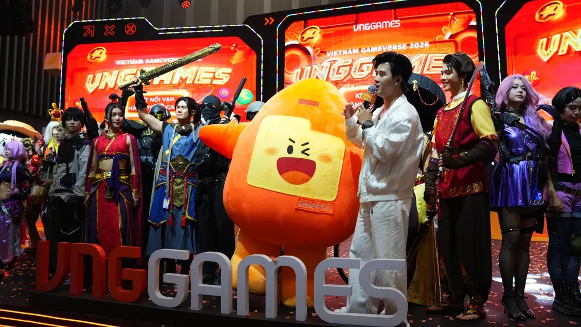 Cosplayer và linh vật VNGGames trên sân khấu